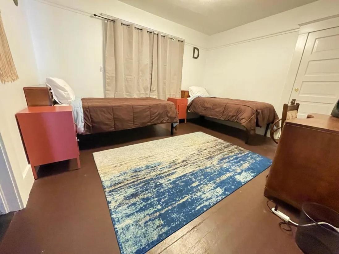 The Good Manor Hostel Fresno Room photo