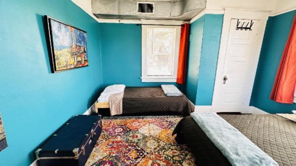 The Good Manor Hostel Fresno Exterior photo